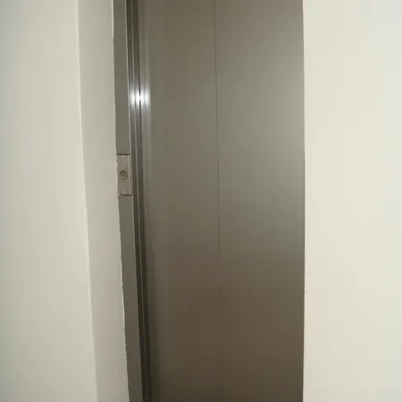 Apartment Donis *
